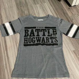 Battle of Hogwarts Grey T-Shirt.